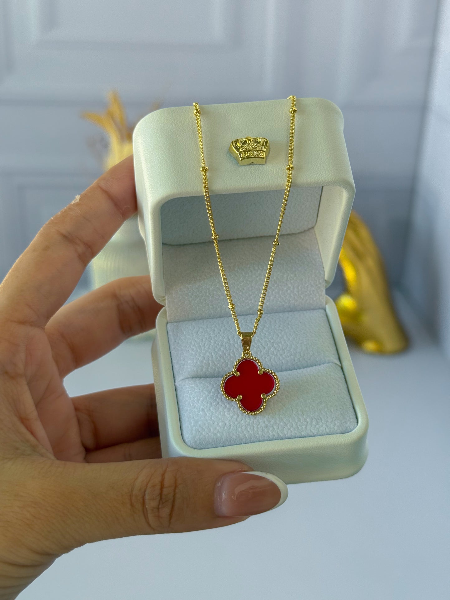 Cadena trébol rojo