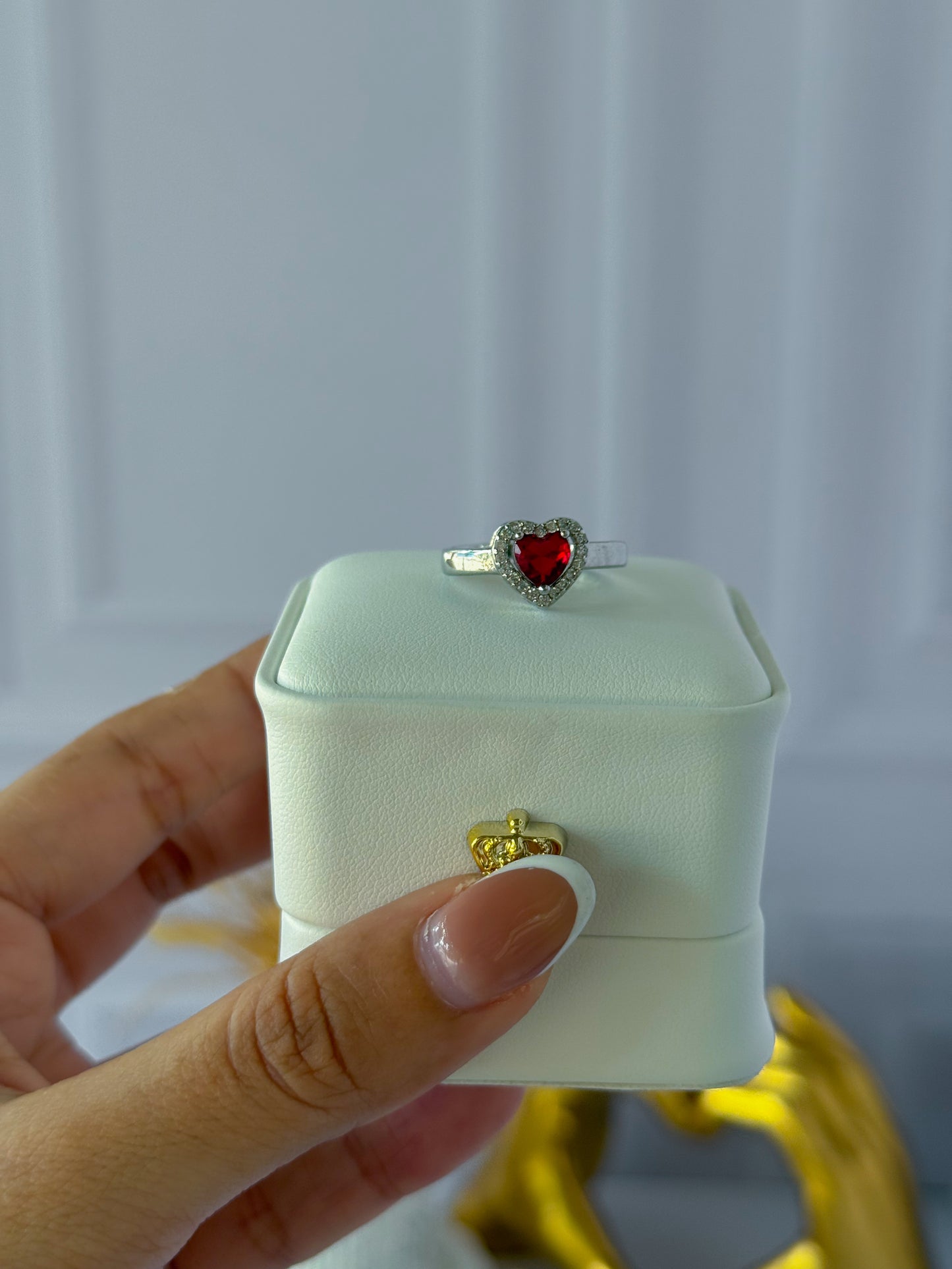 Anillo plateado corazón