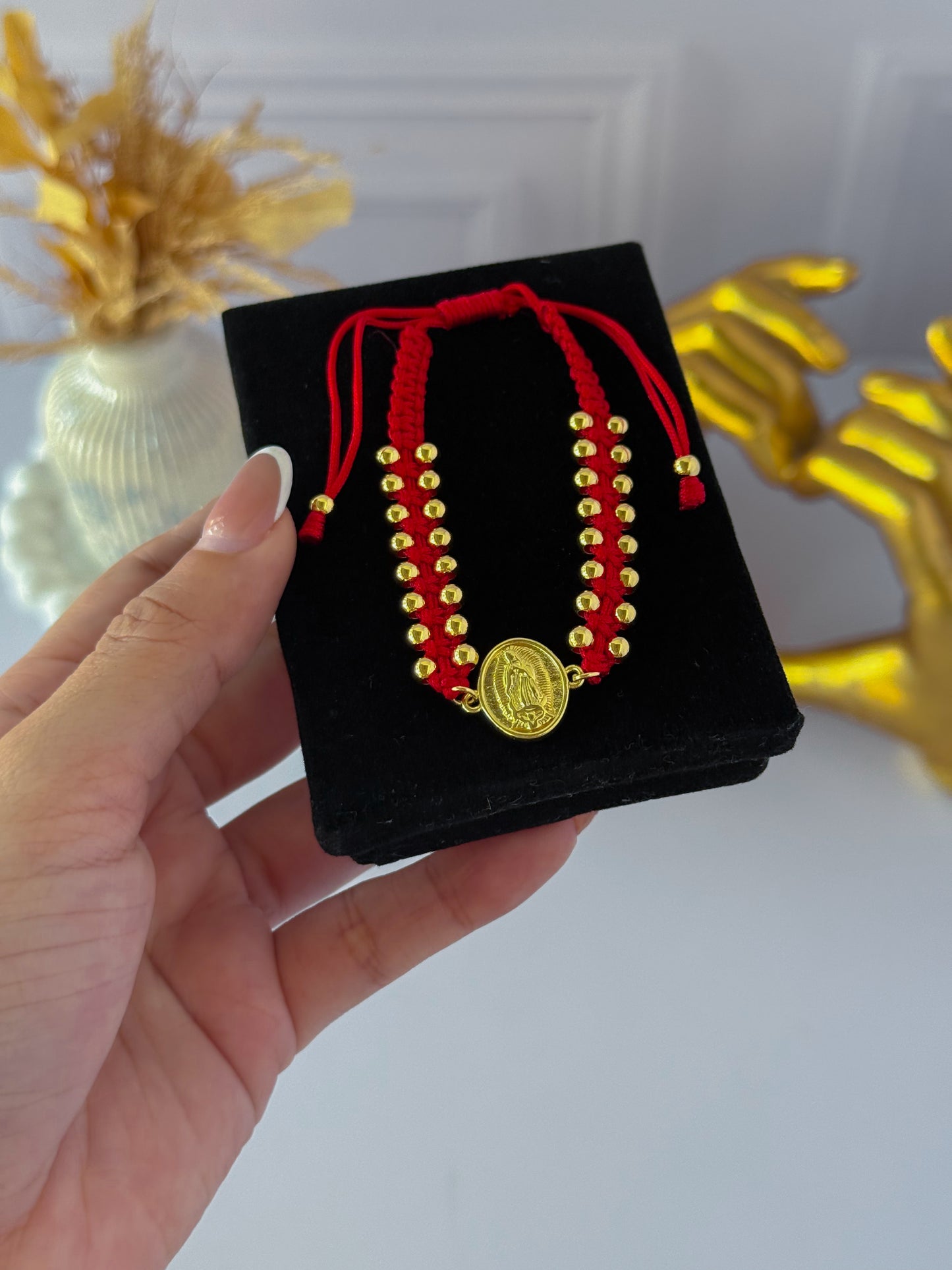 Pulsera virgencita tejido