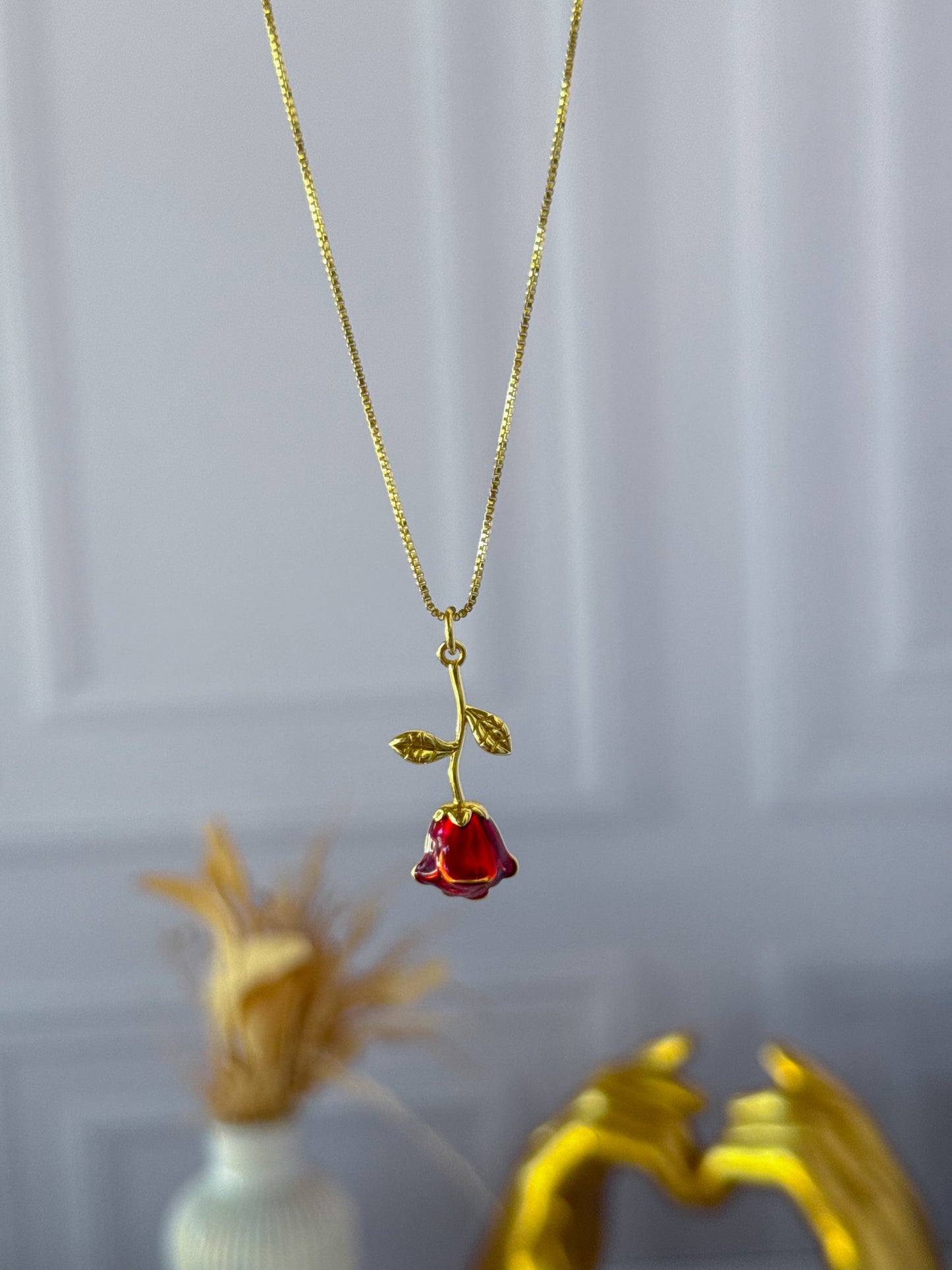 Cadena rosa sencilla