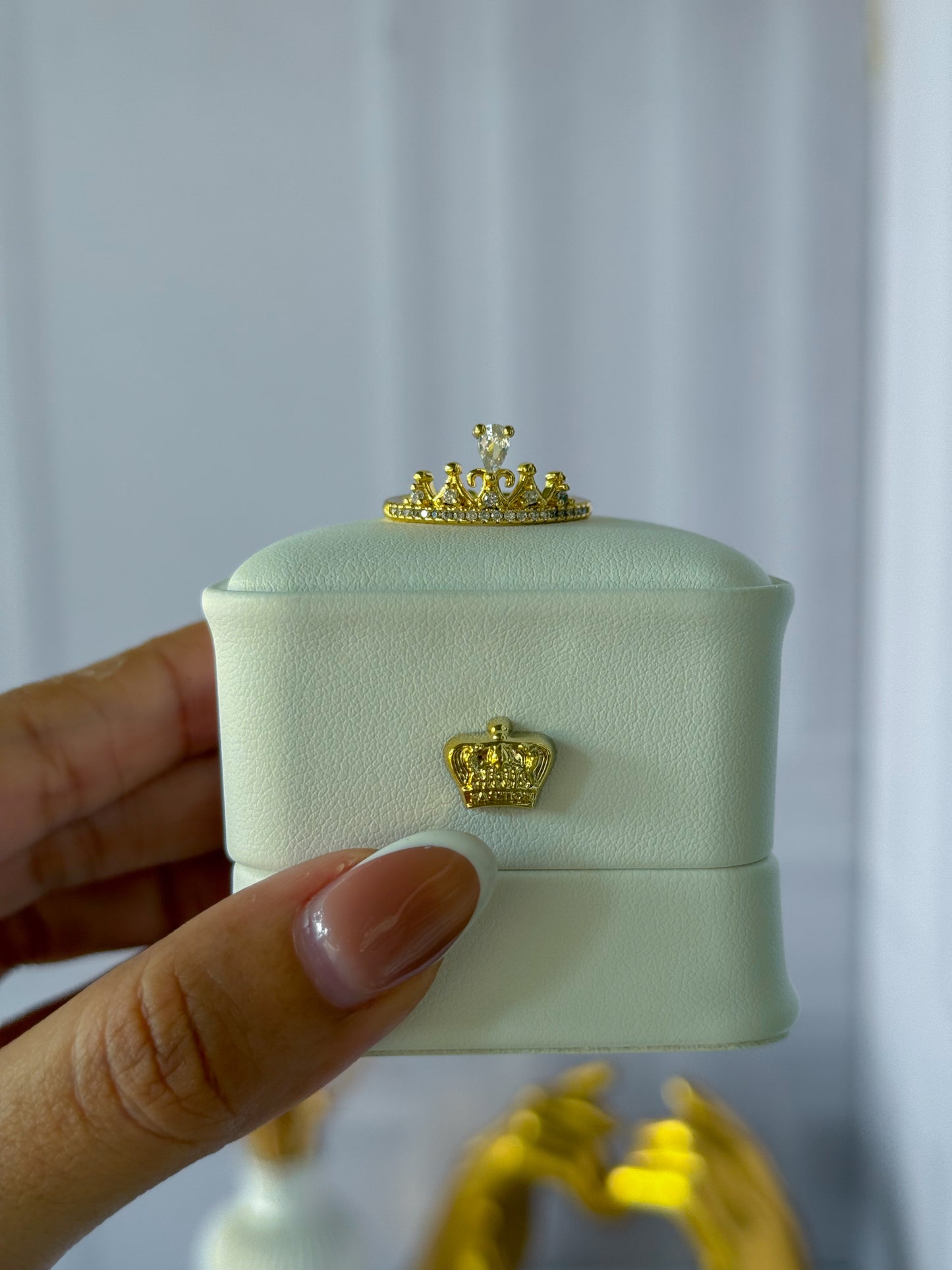 Anillo corona delgada