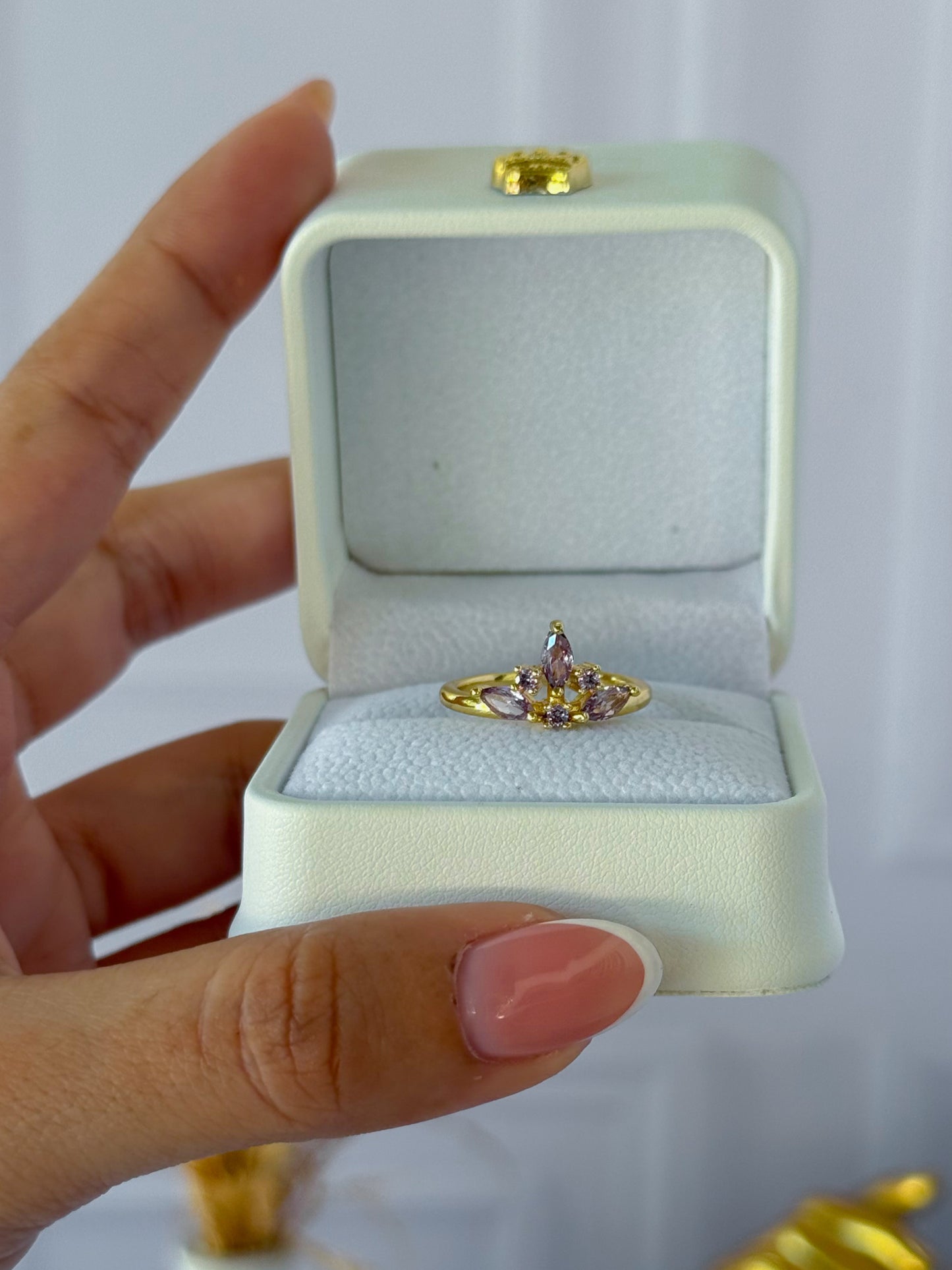 Anillo corona morada