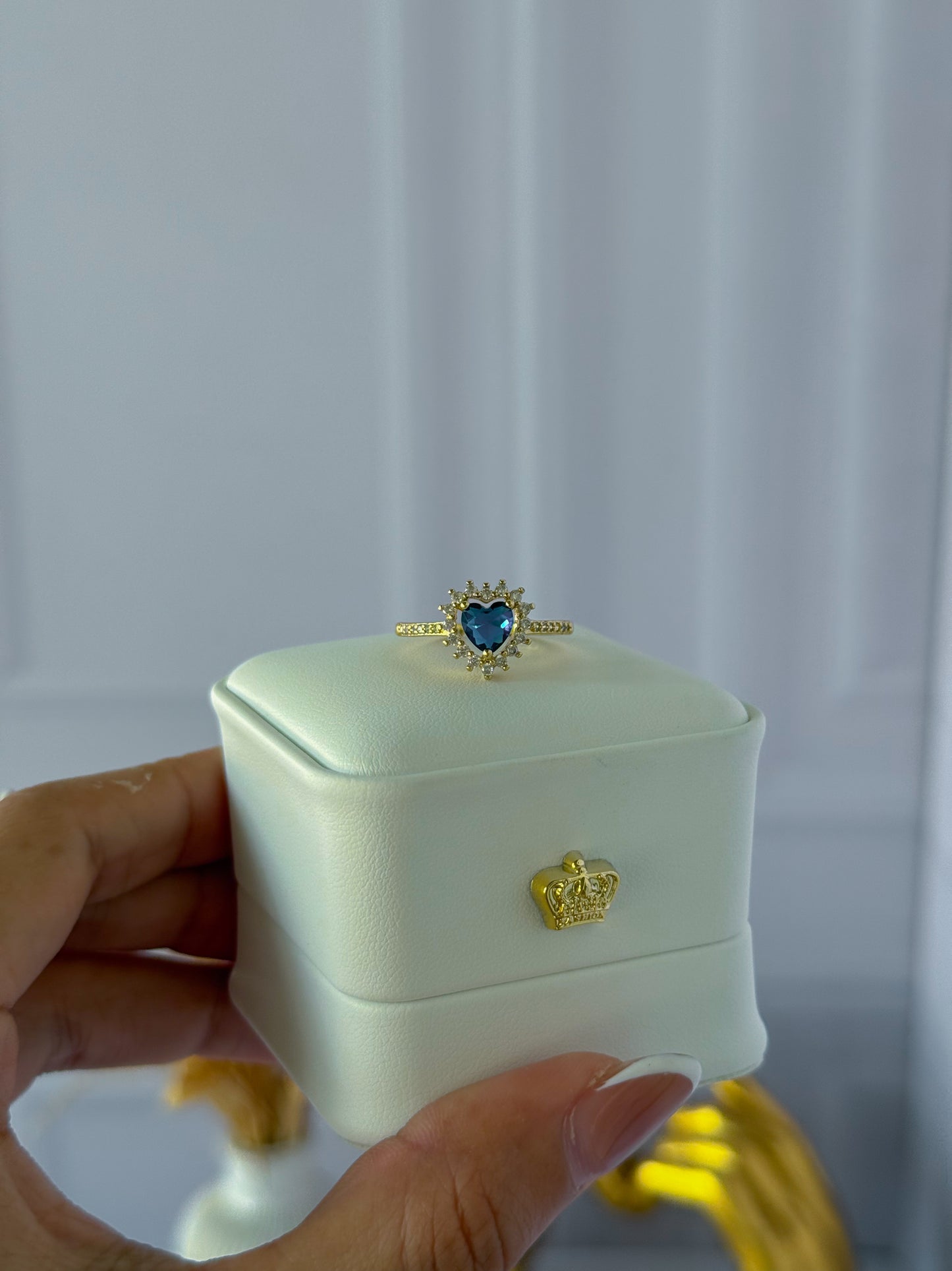 Anillo corazón azul perlado