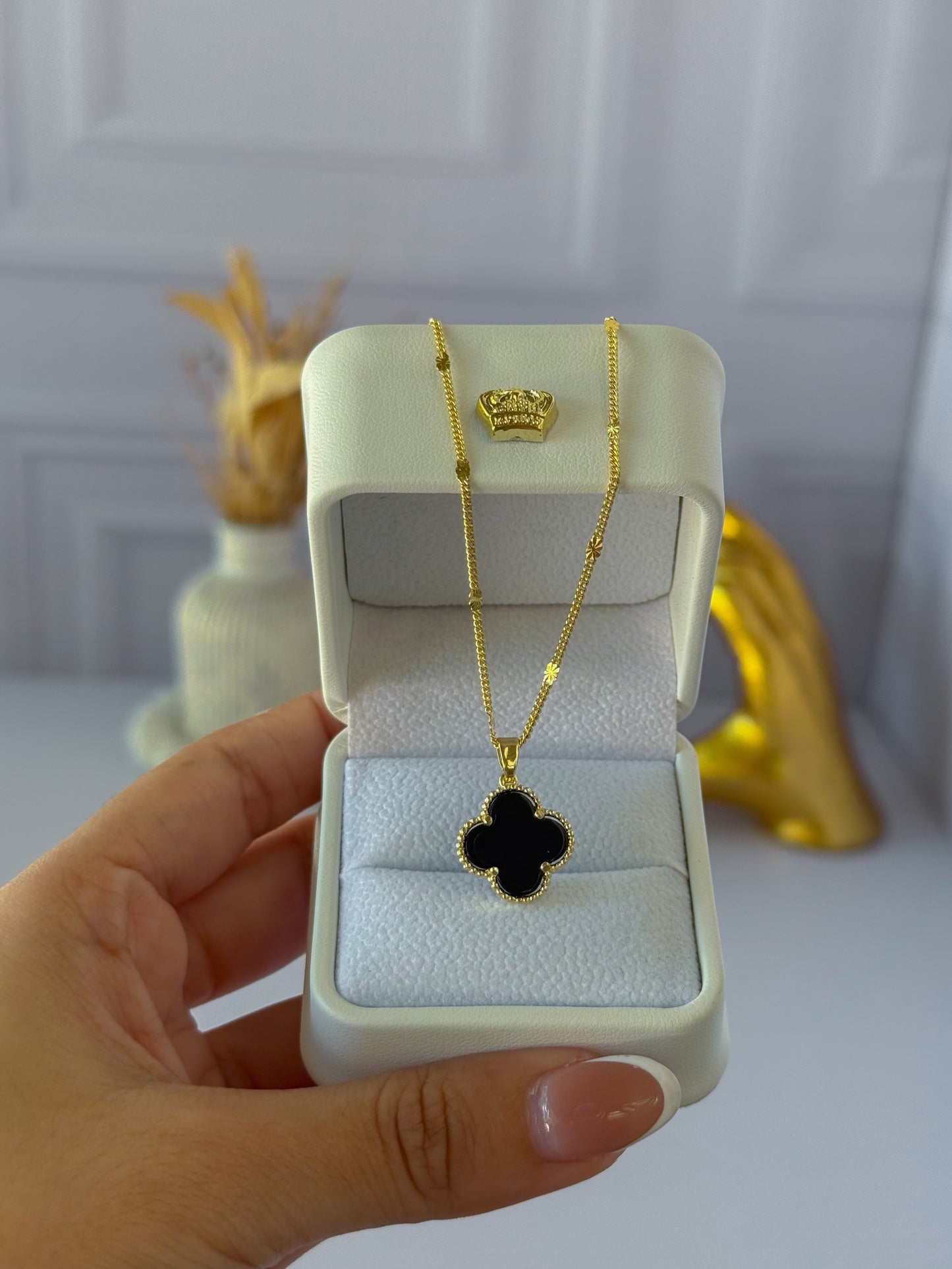 Cadena trébol negro