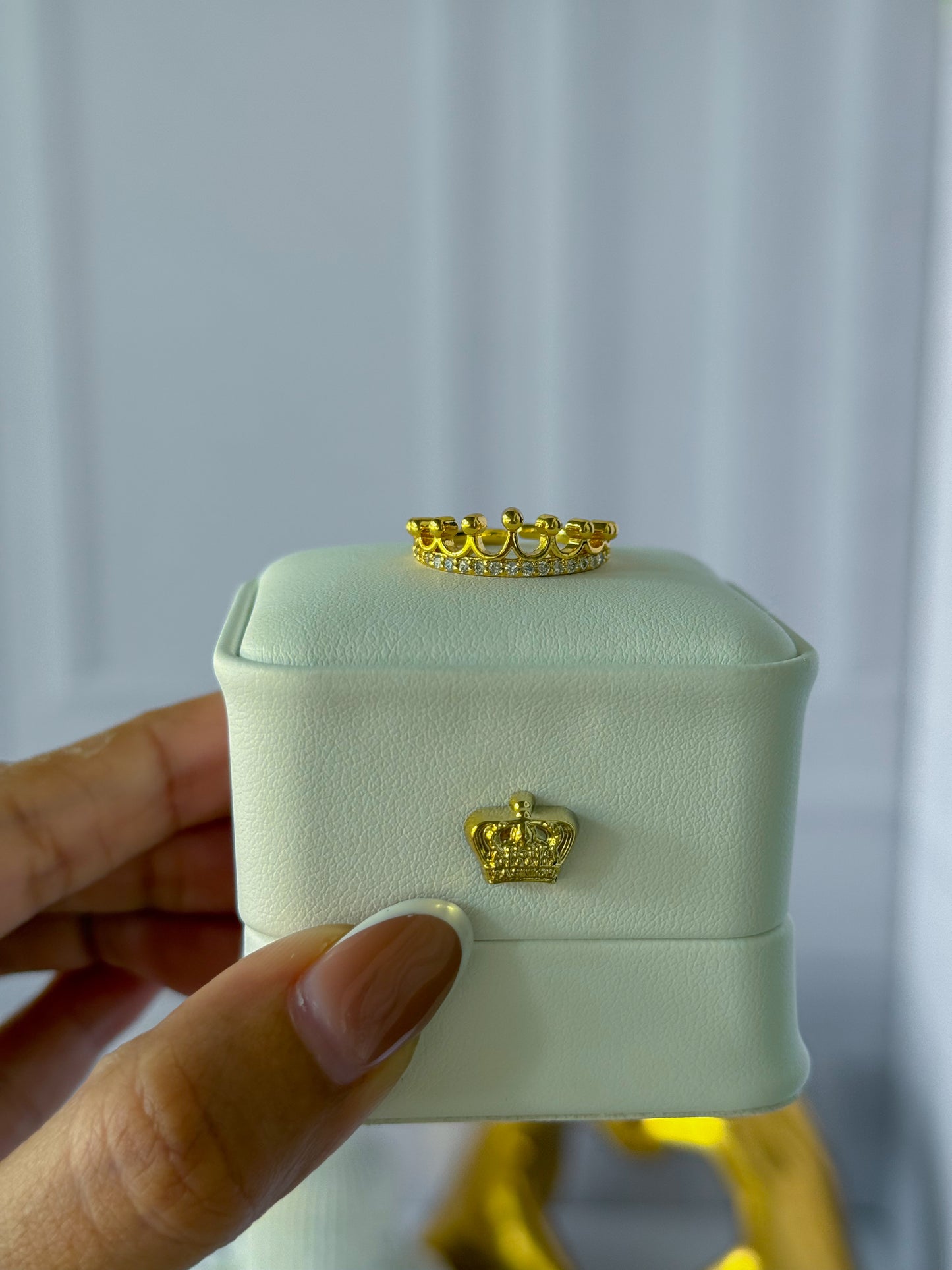 Anillo corona sencilla