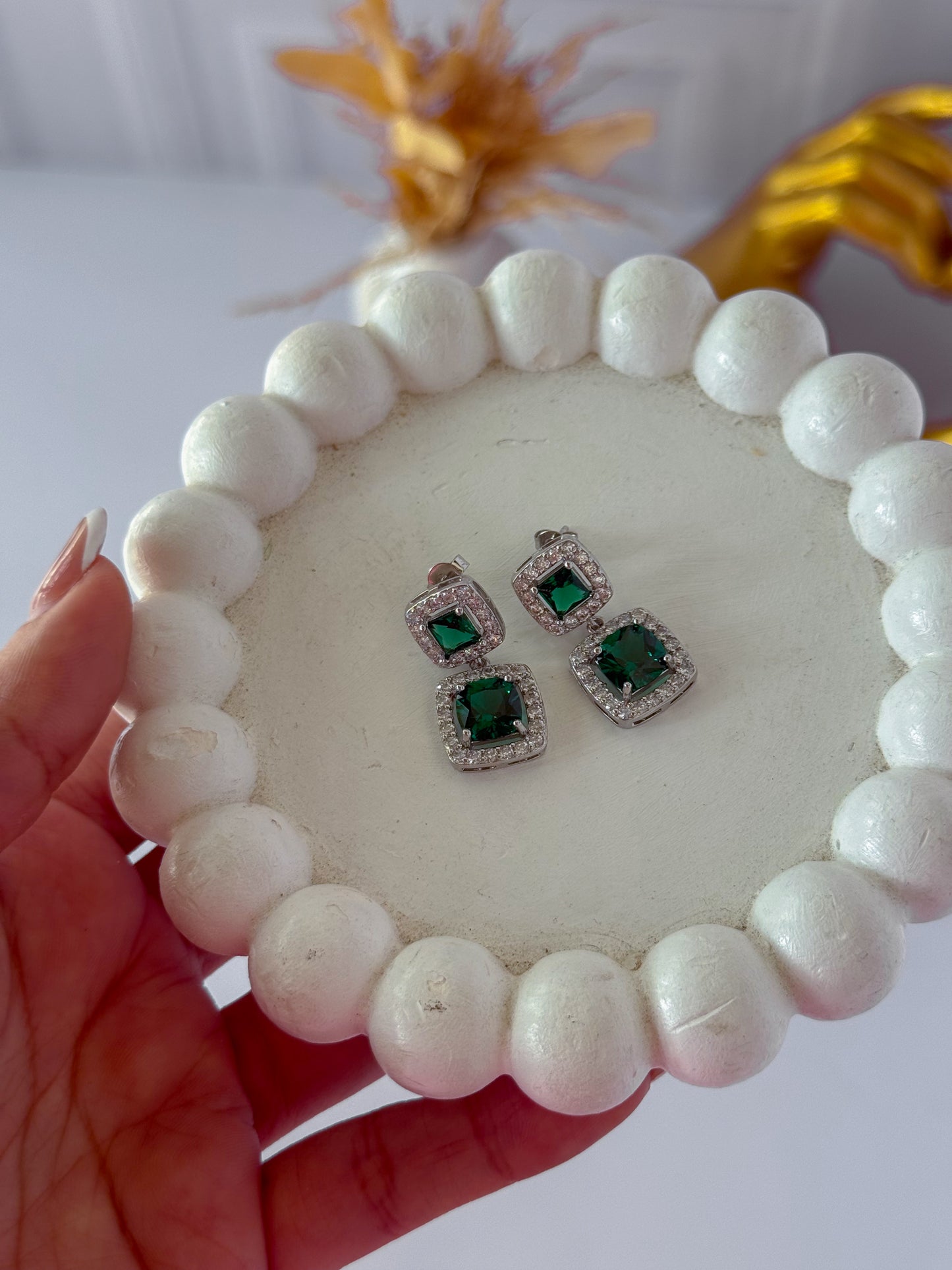 Topos plateado cuadrado verde