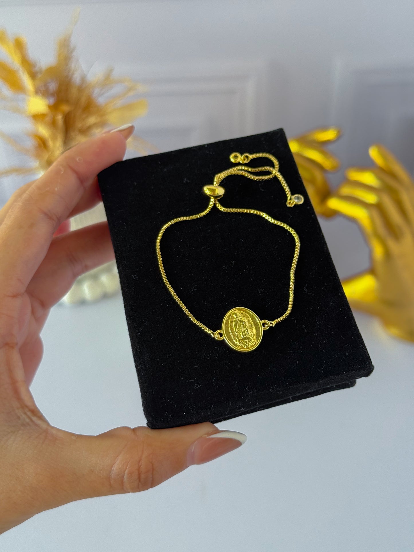 Pulsera virgencita sencilla