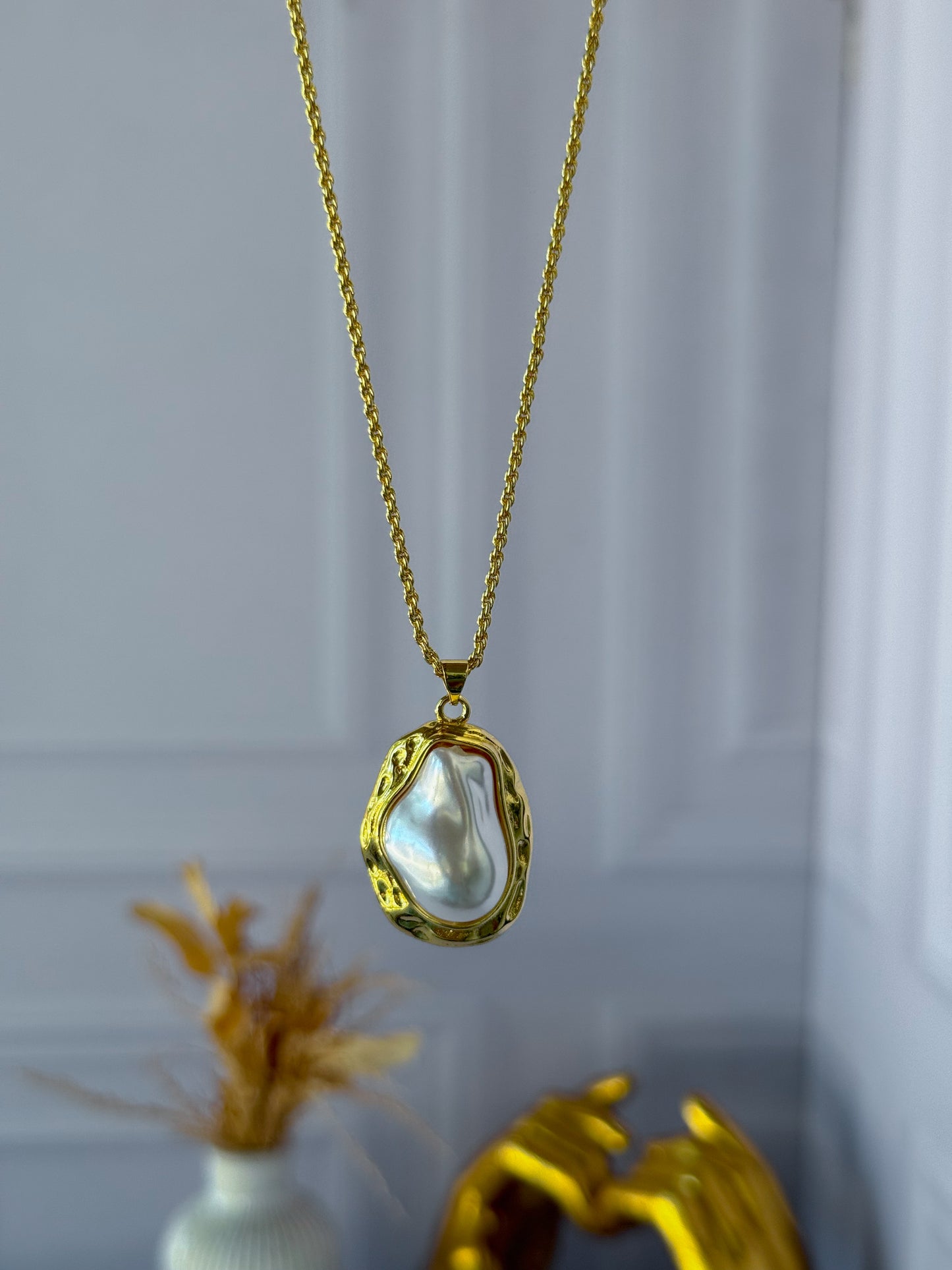 Cadena piedra blanca con lazo