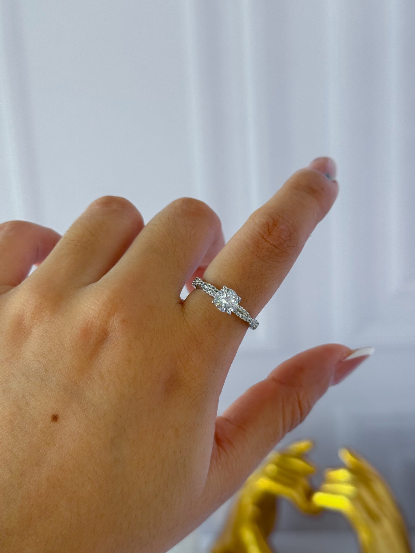 Anillo plateado perlado