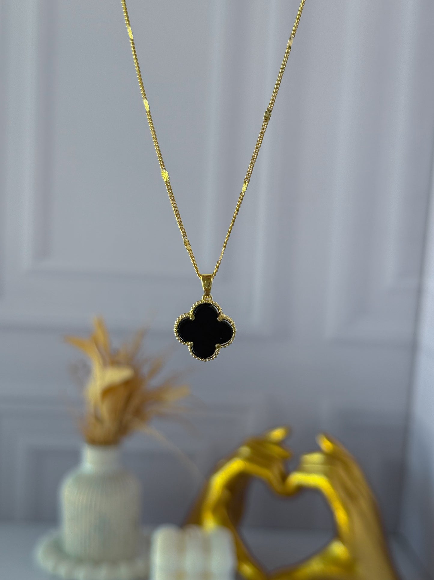 Cadena trébol negro