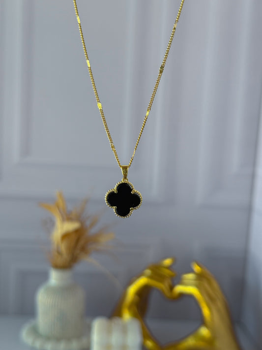 Cadena trébol negro
