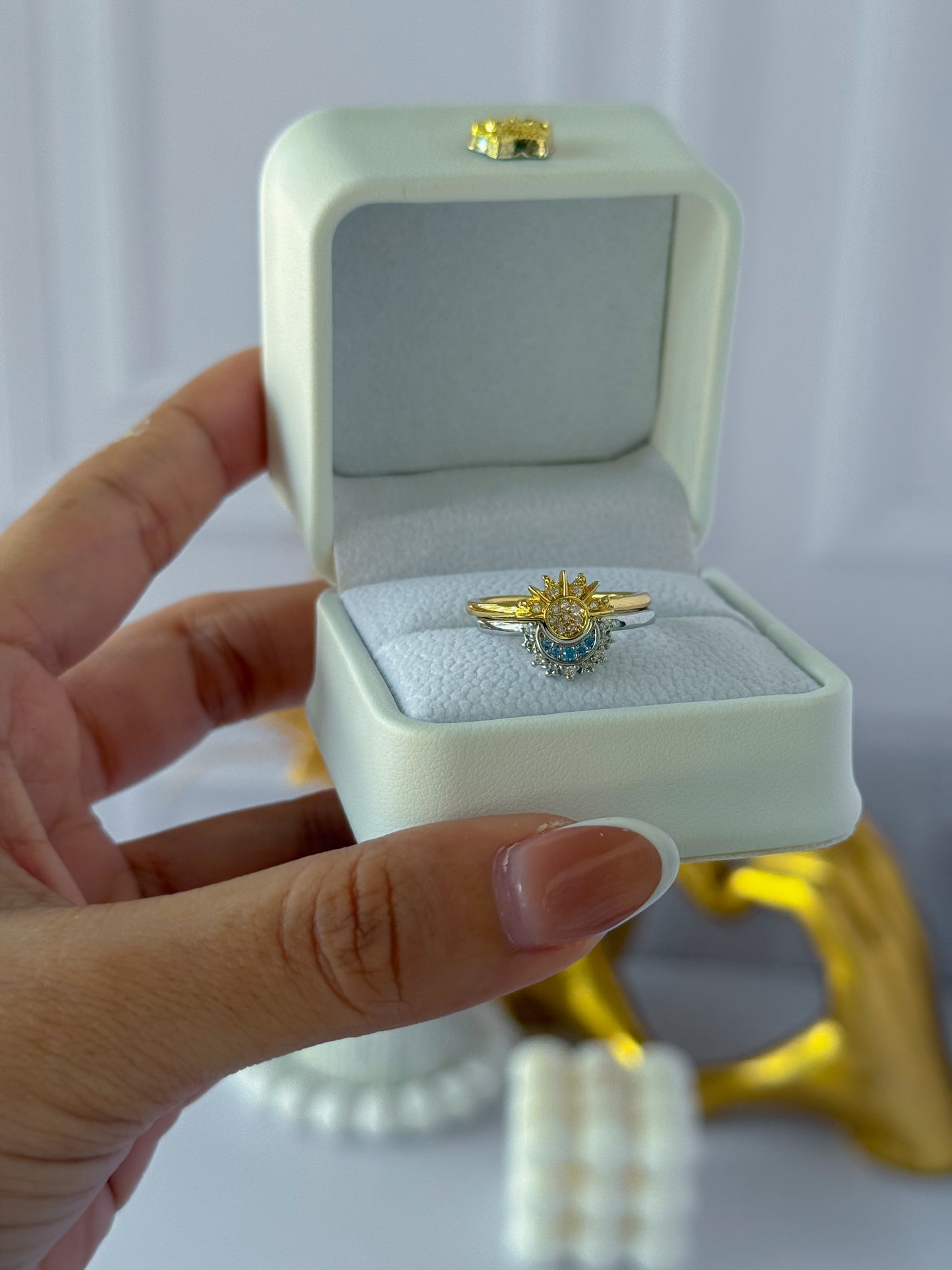 Anillo pareja sol y luna (no incluye cofre)