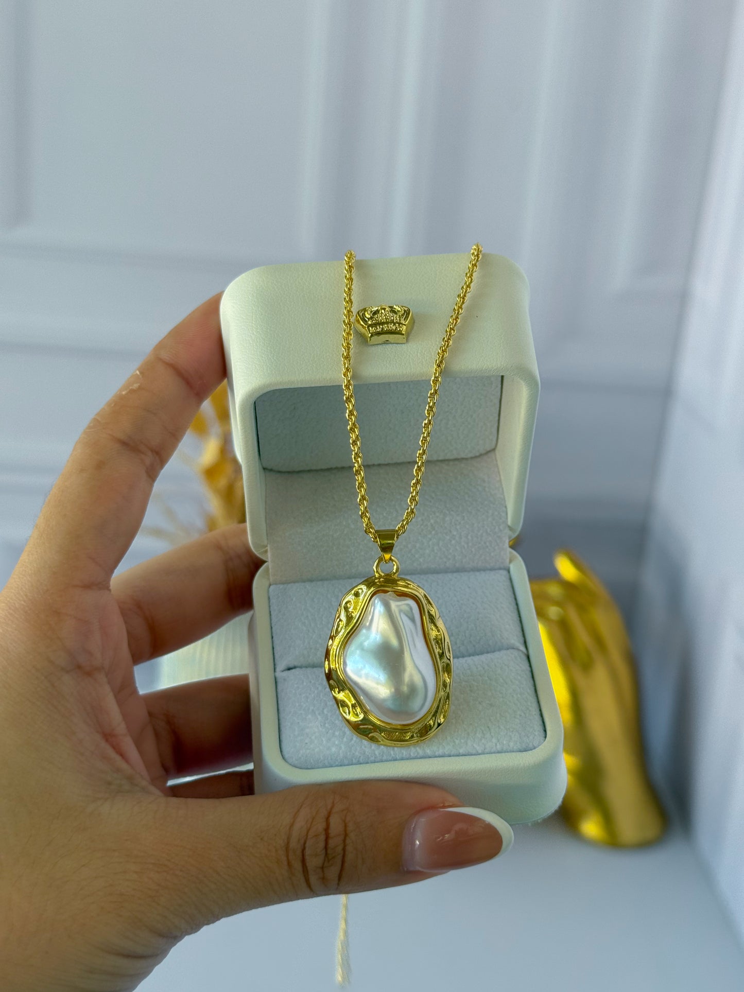 Cadena piedra blanca con lazo