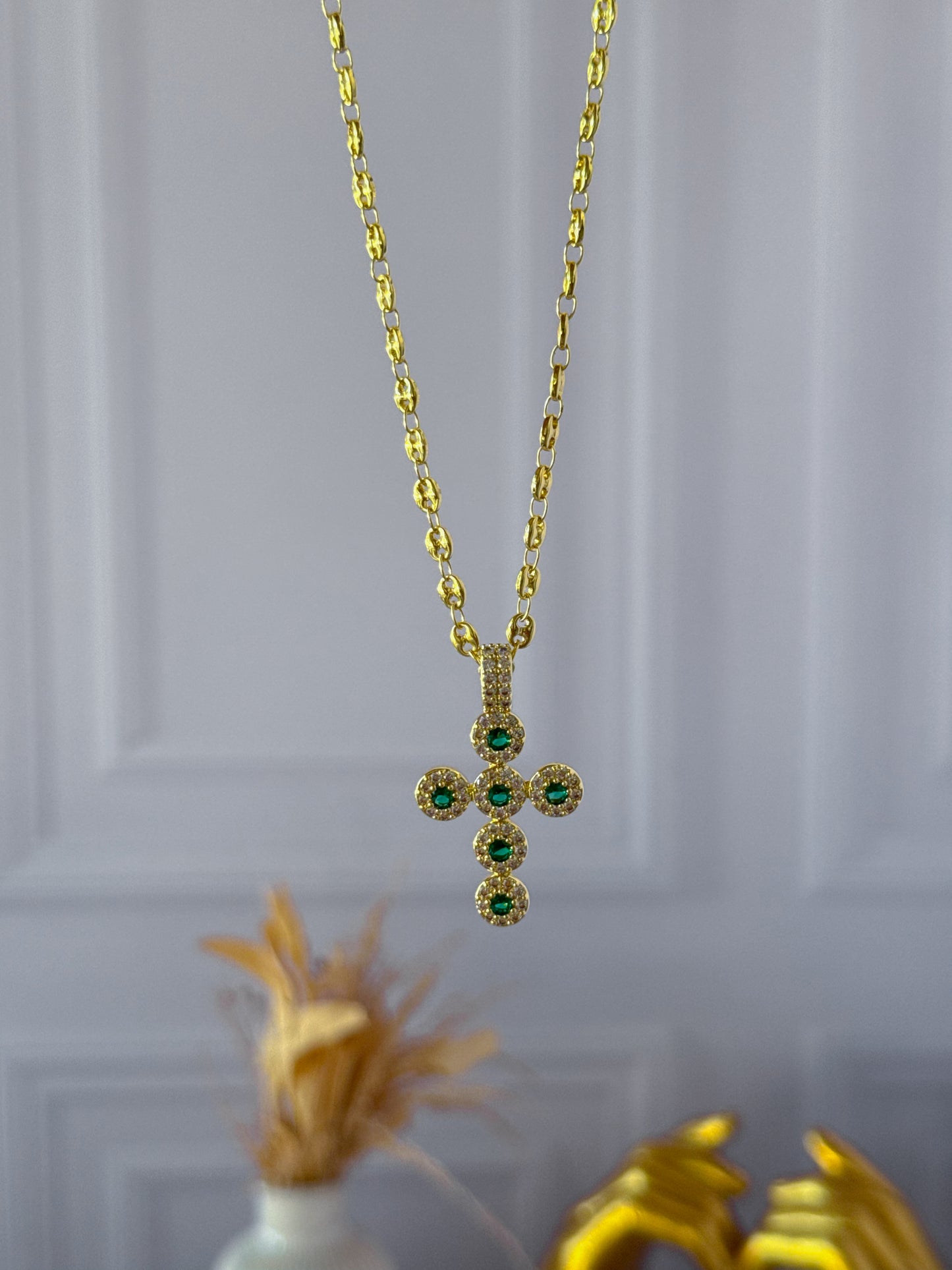 Cadena Cruz verde tejido Gucci