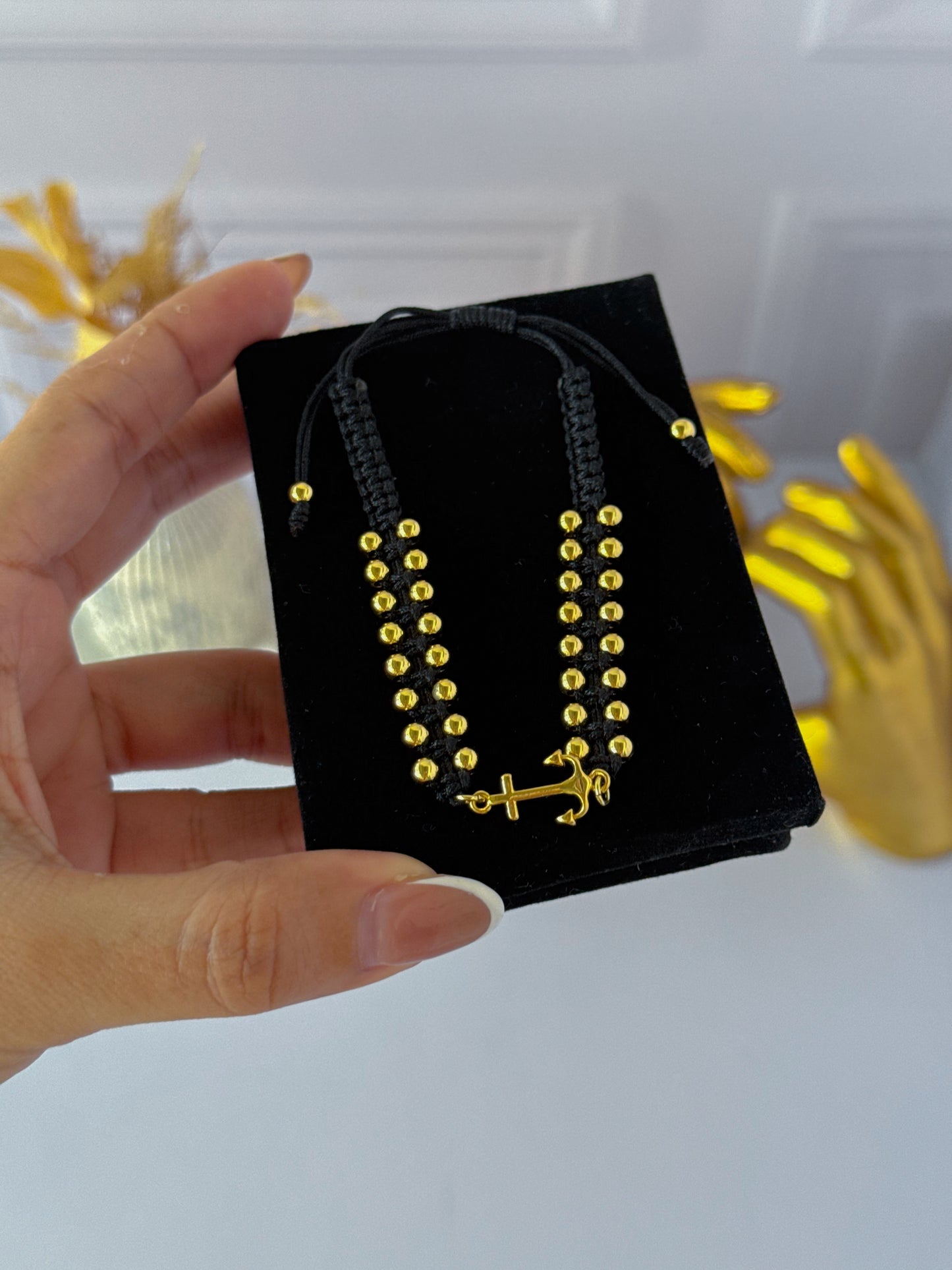Pulsera ancla tejida