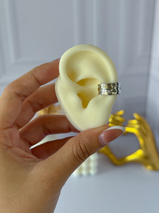 Ear cuff plateado grueso