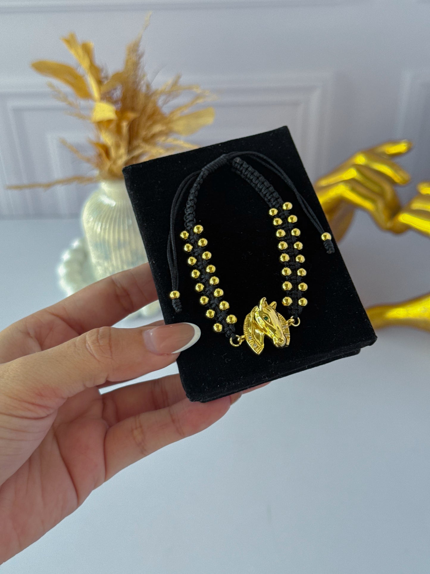Pulsera caballo tejido