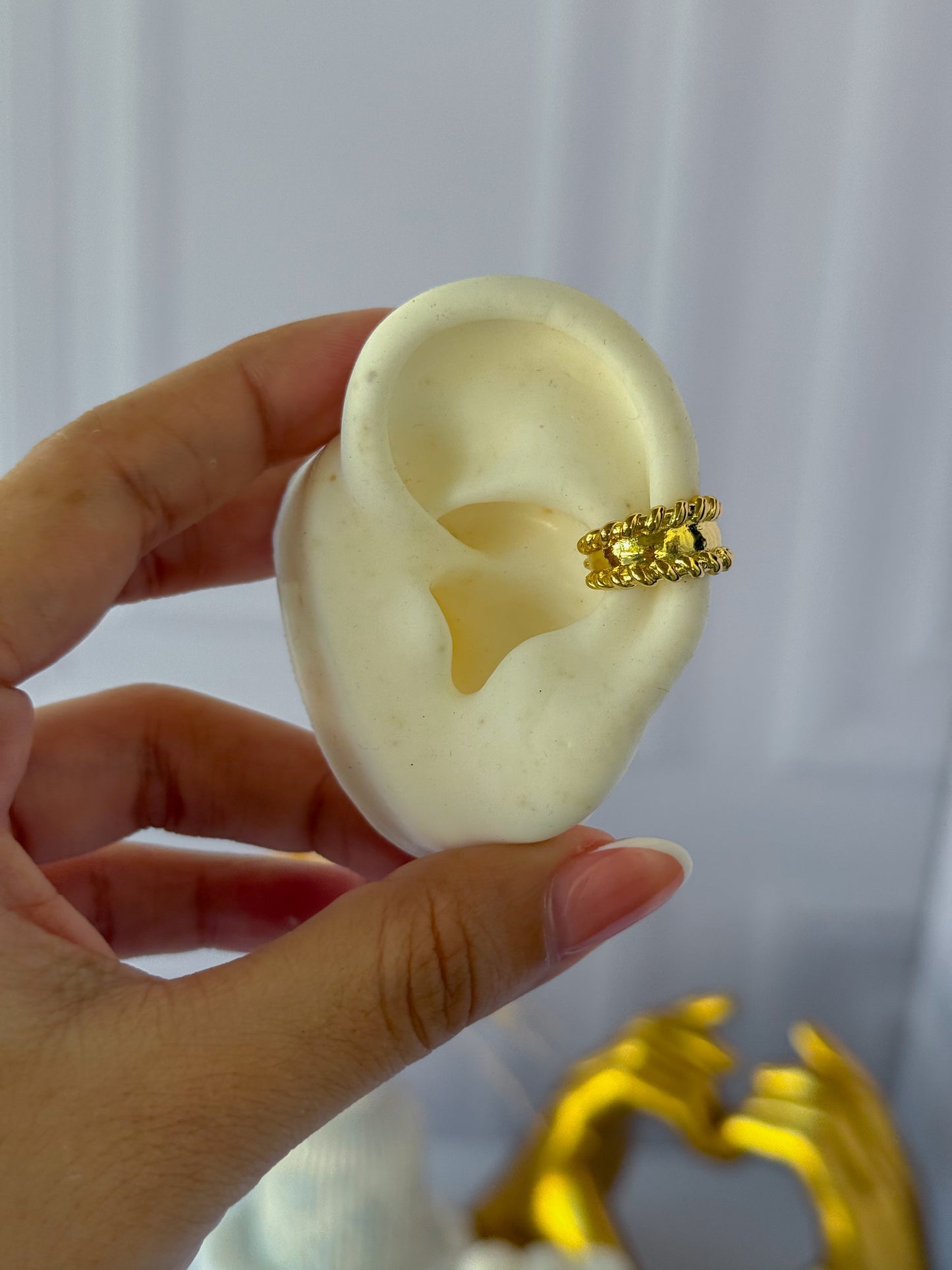 Ear cuff sencillo grueso