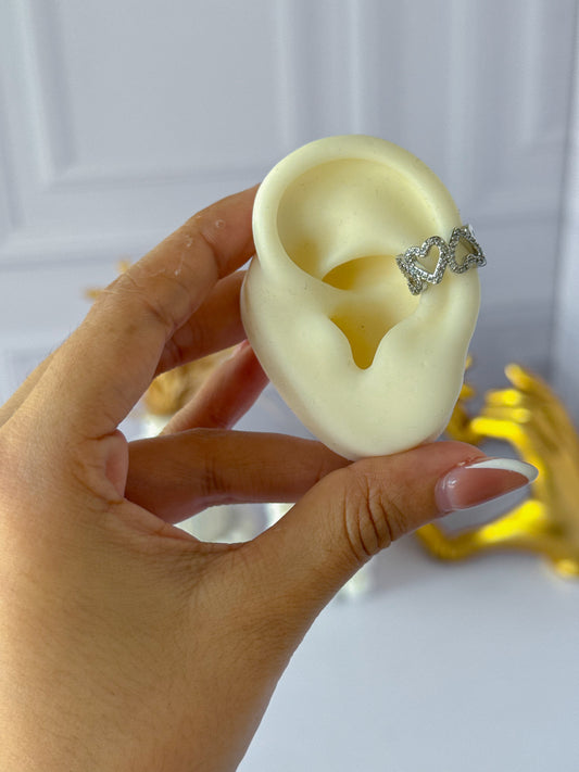 Ear cuff plateado corazón perlados