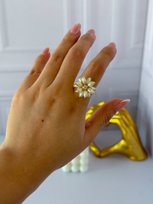 Anillo flor grande