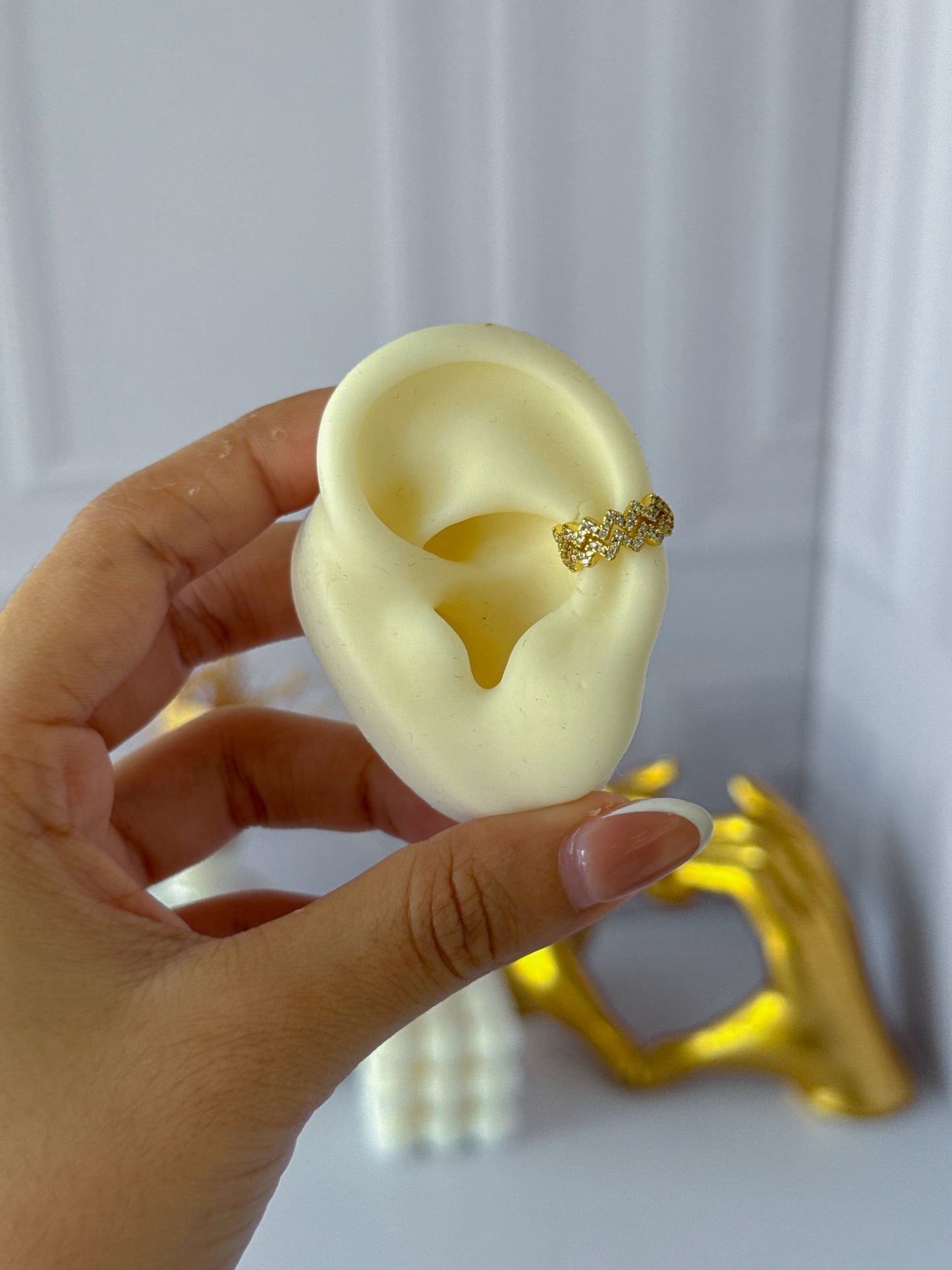 Ear cuff zigzag perlado