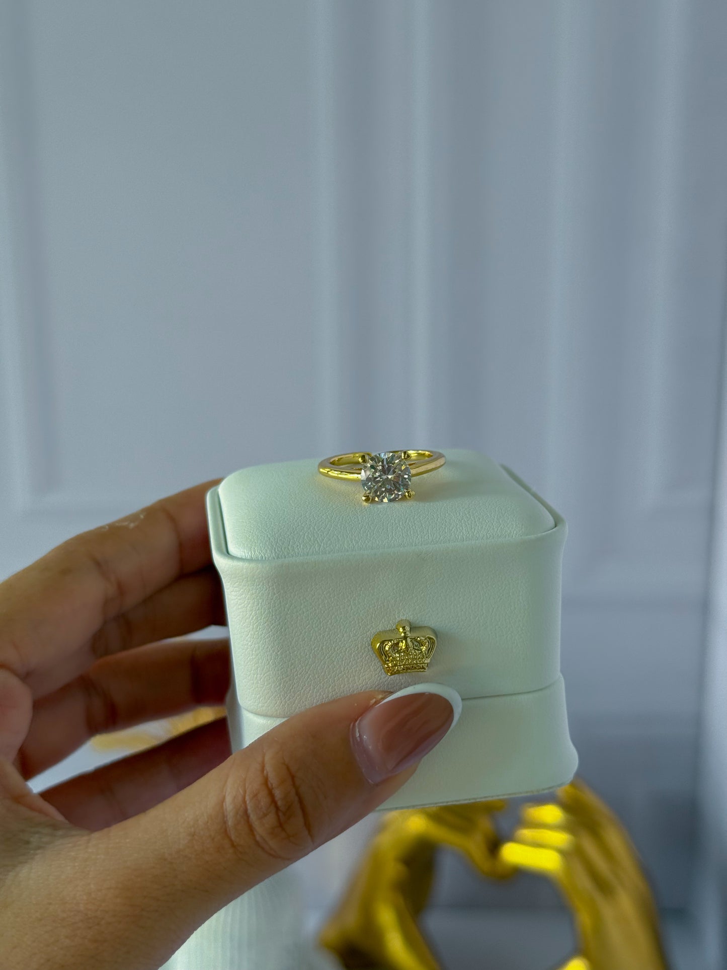 Anillo piedra blanca