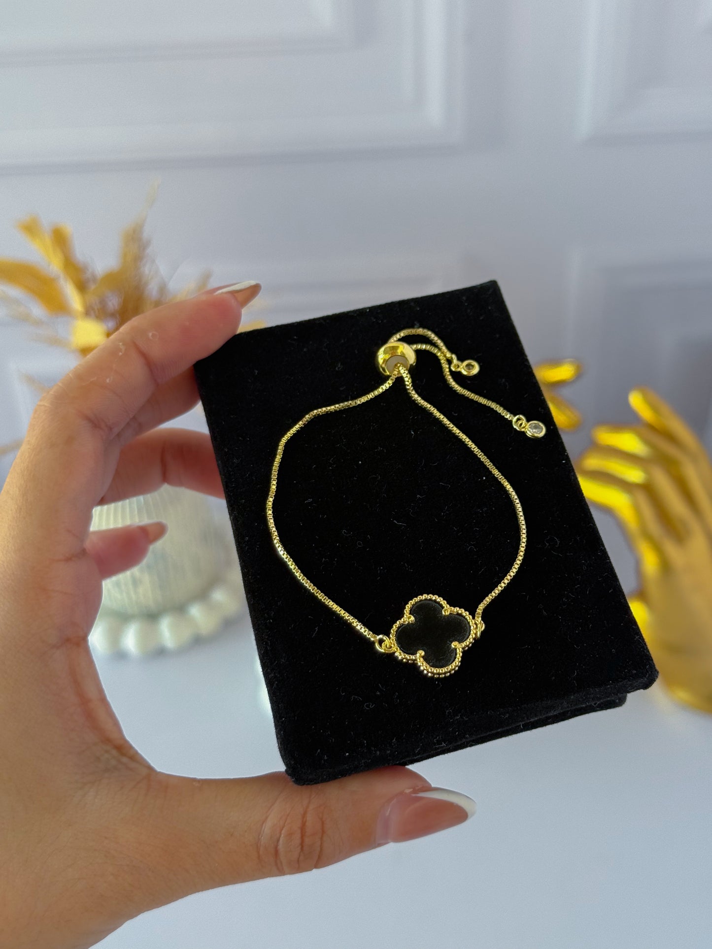 Pulsera trébol negro sencilla