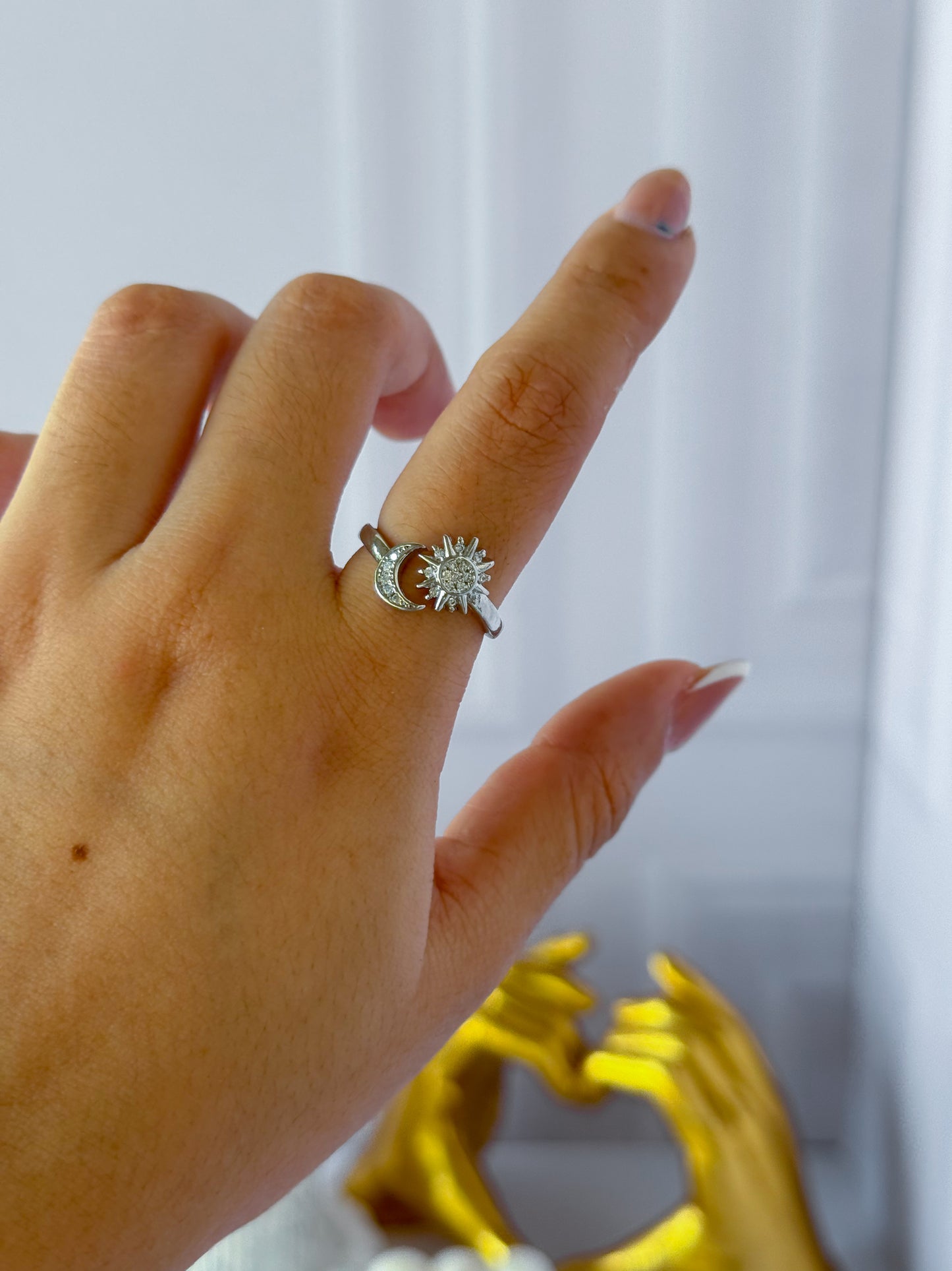 Anillo plateado sol y luna