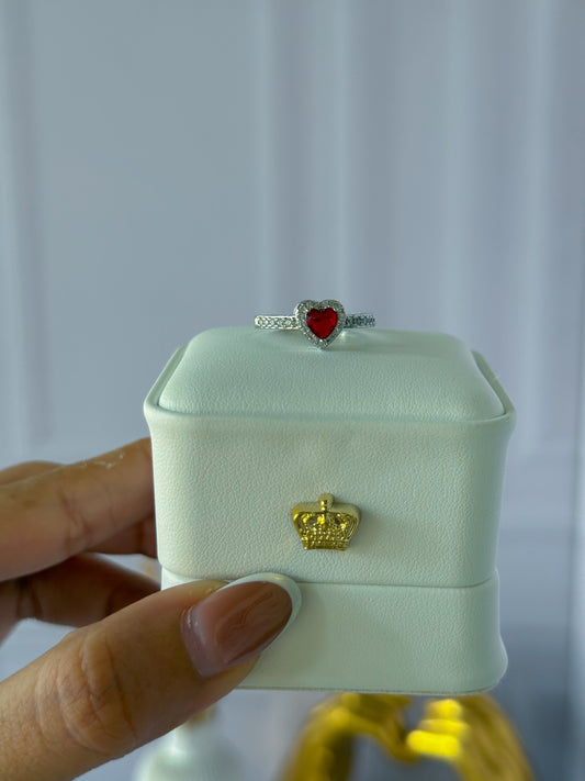 Anillo plateado corazón rojo