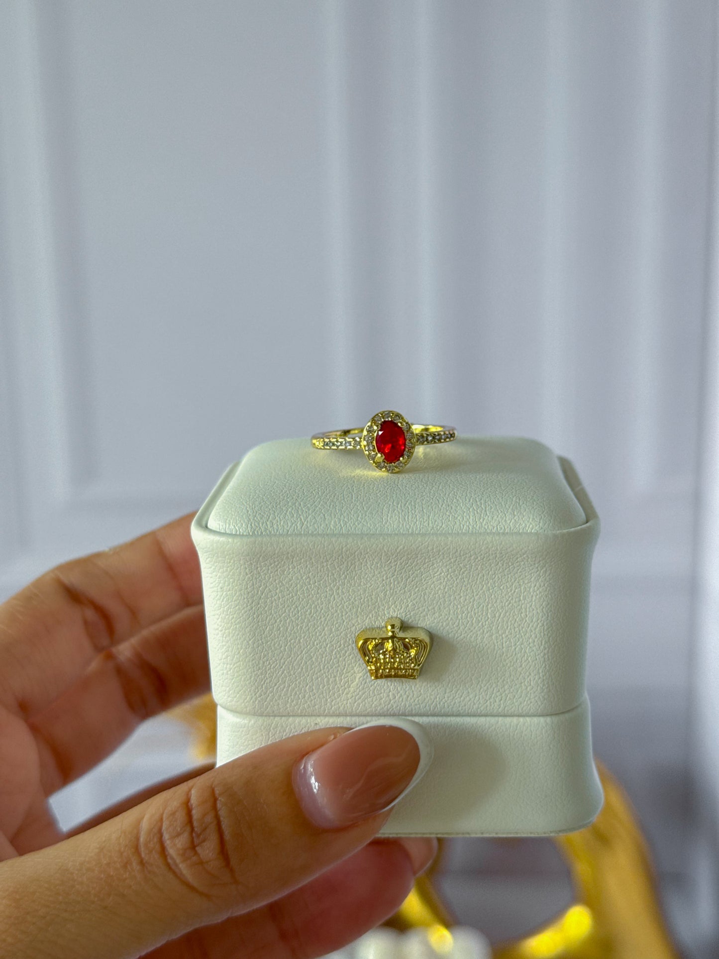 Anillo ovalado dorado