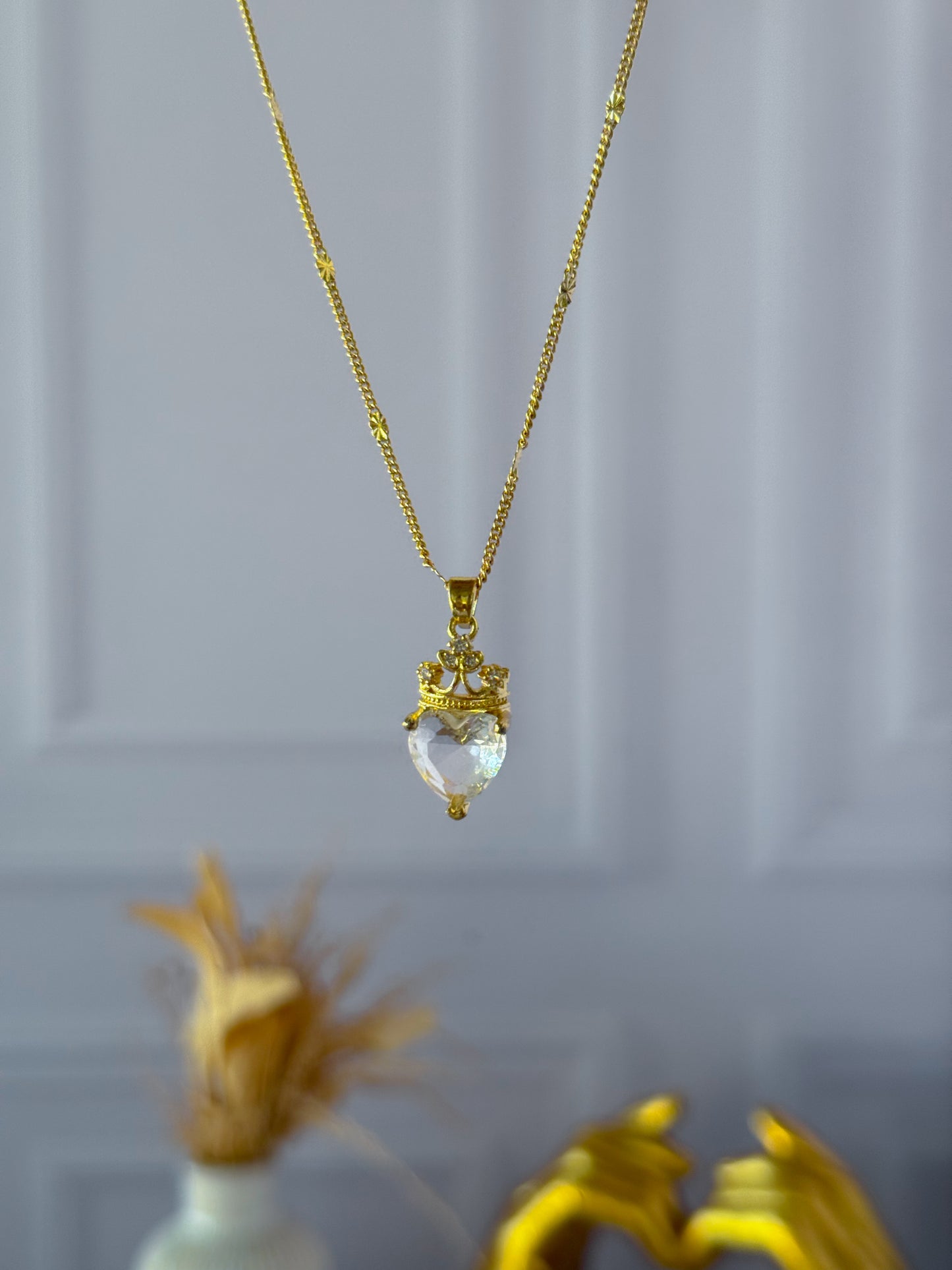 Cadena corazón corona