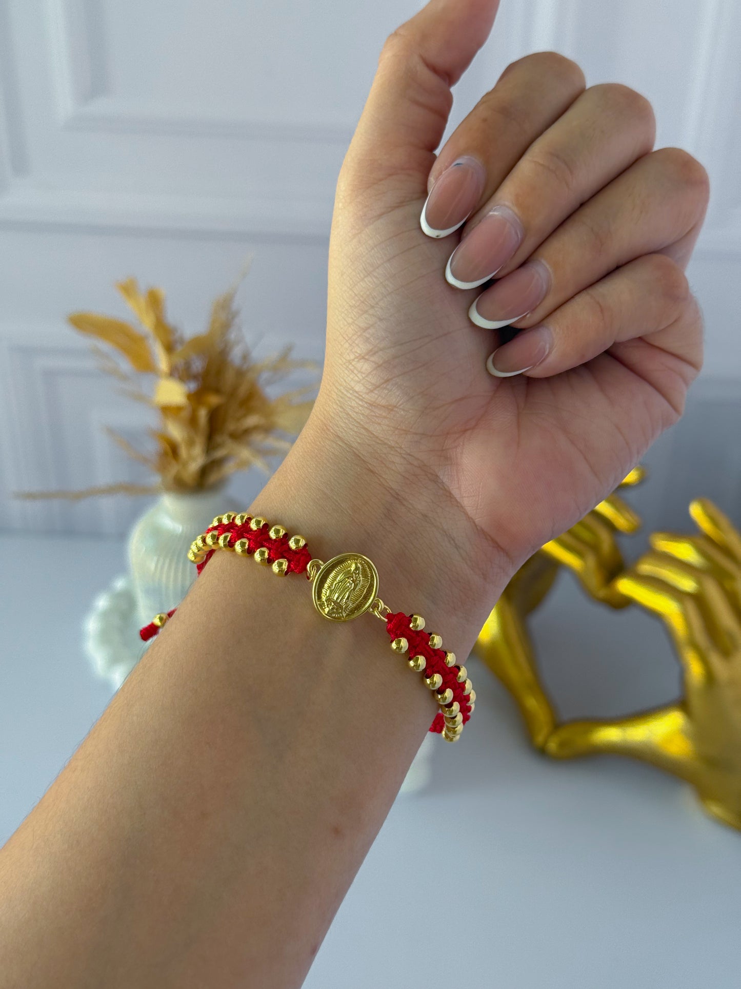 Pulsera virgencita tejido