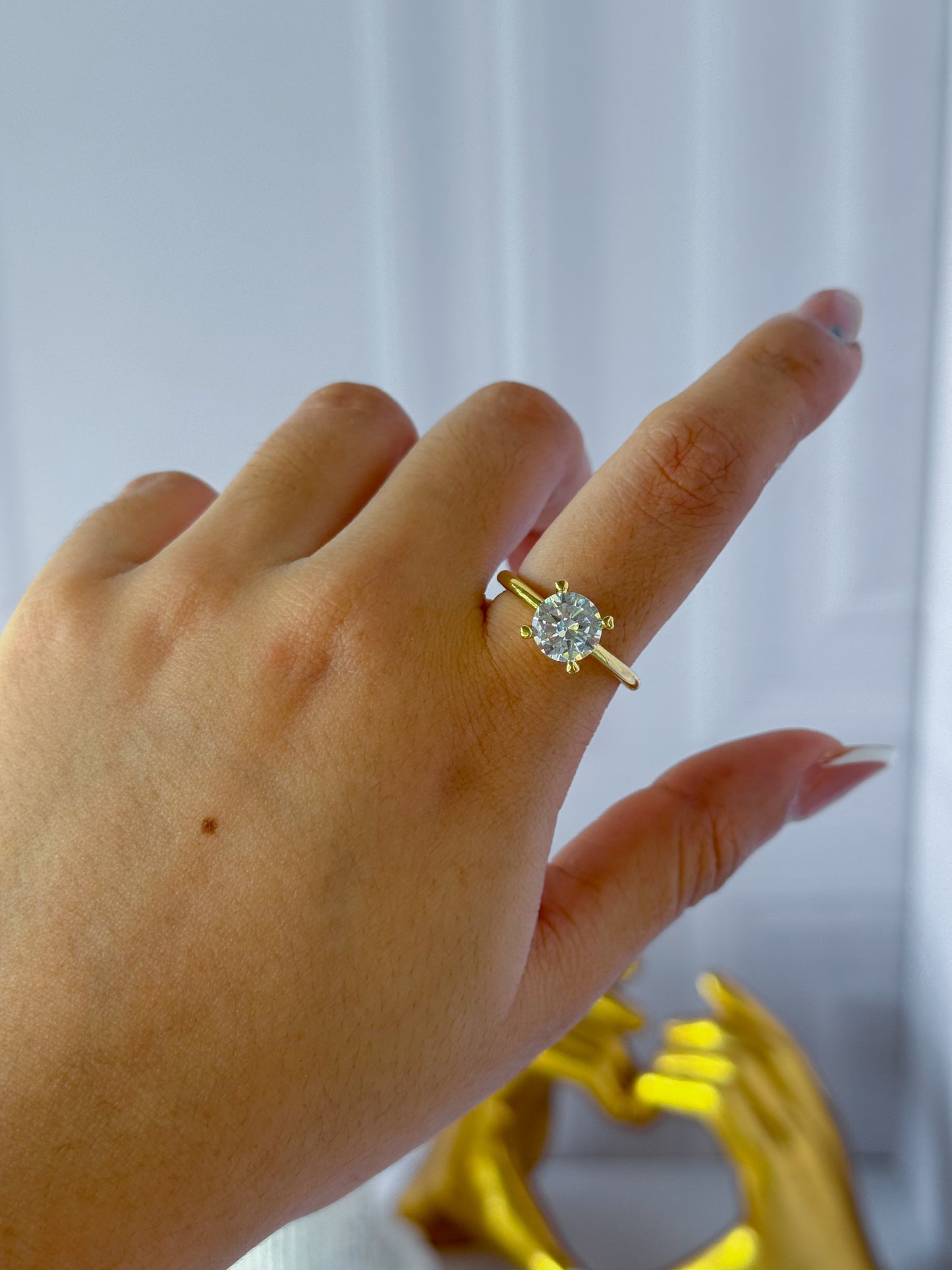 Anillo piedra blanca