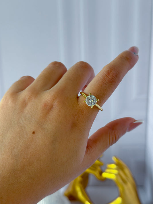 Anillo piedra blanca