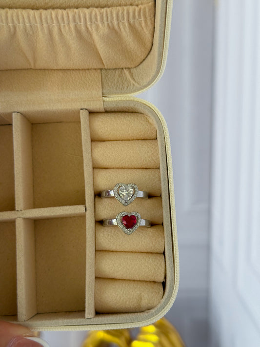 Anillo plateado corazón