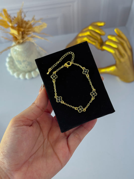 Pulsera trébol negro perlado