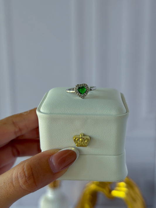 Anillo plateado corazón verde