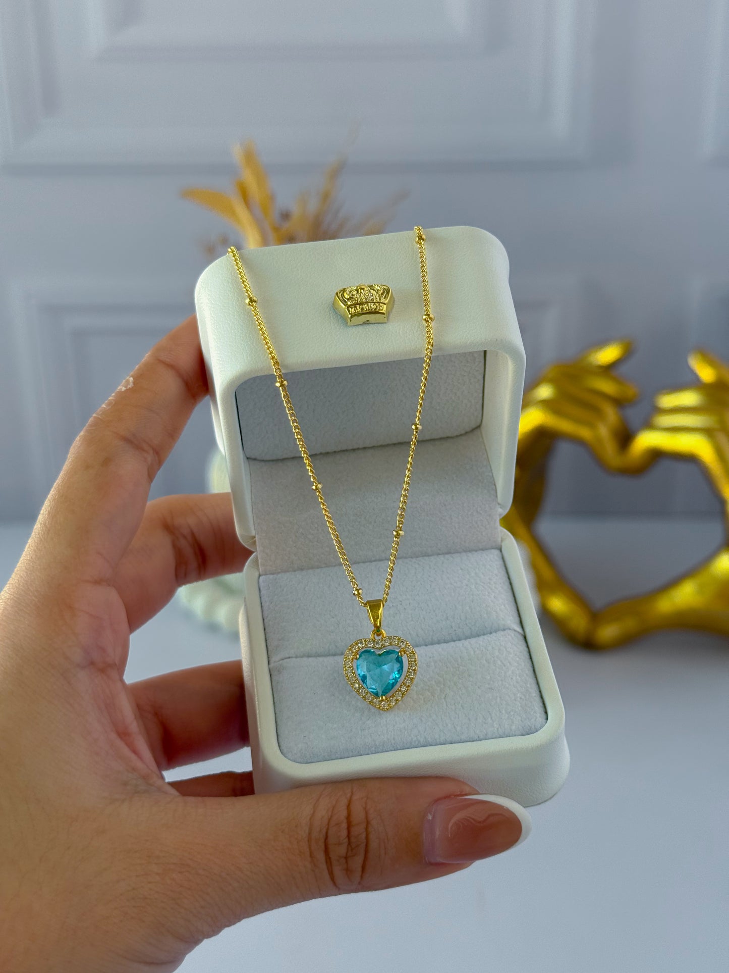 Cadena corazón celeste