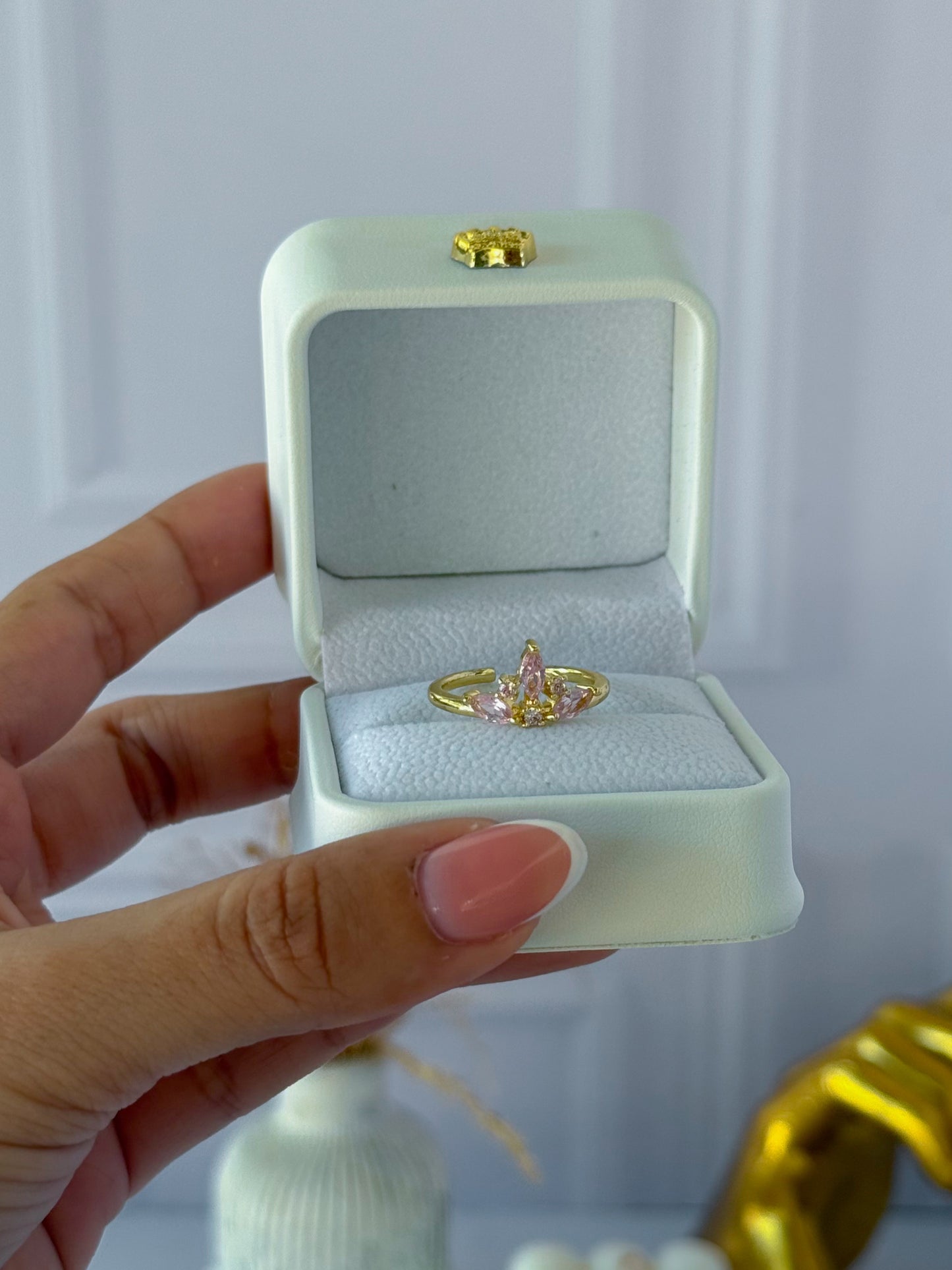 Anillo corona rosado