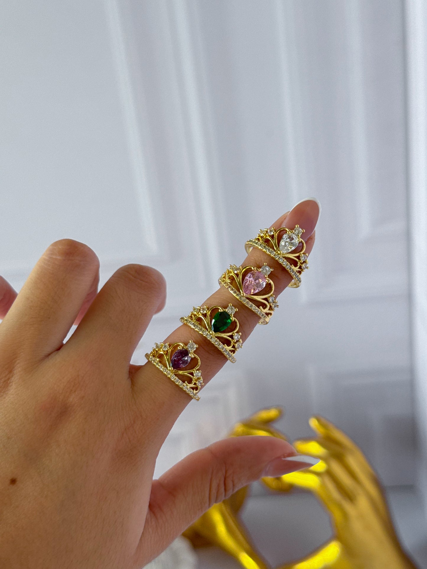 Anillo corona dorado