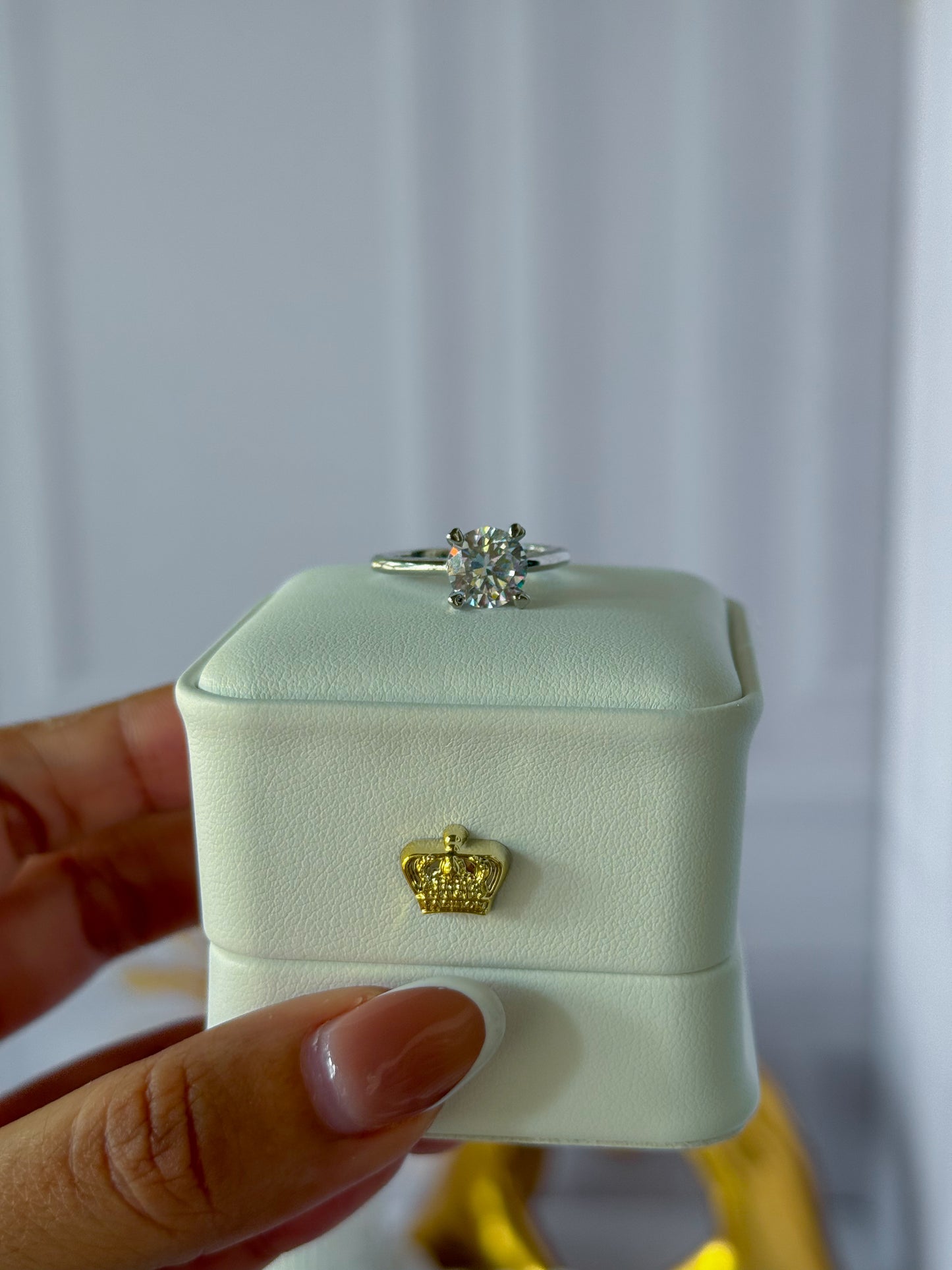 Anillo plateado grande