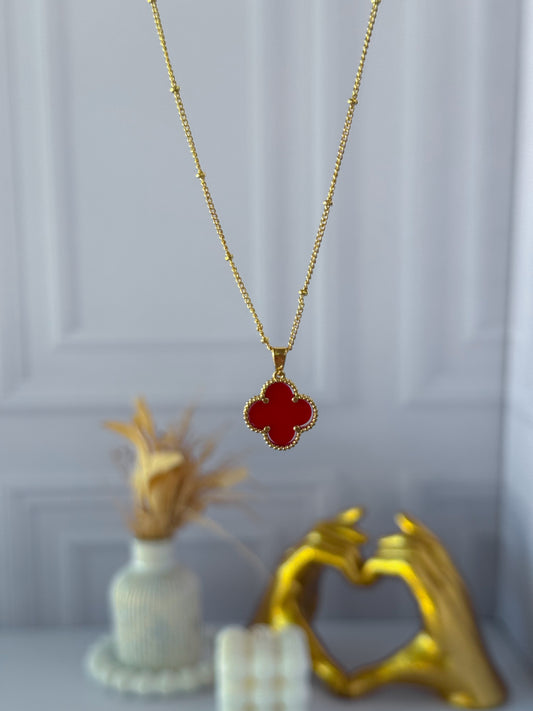 Cadena trébol rojo