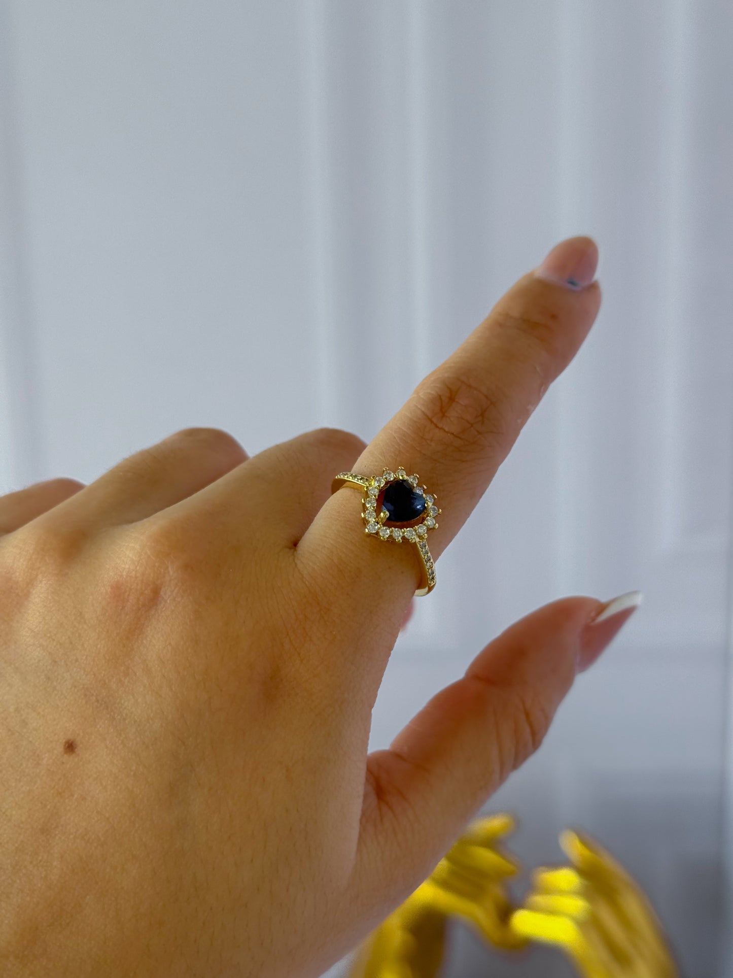 Anillo corazón azul perlado