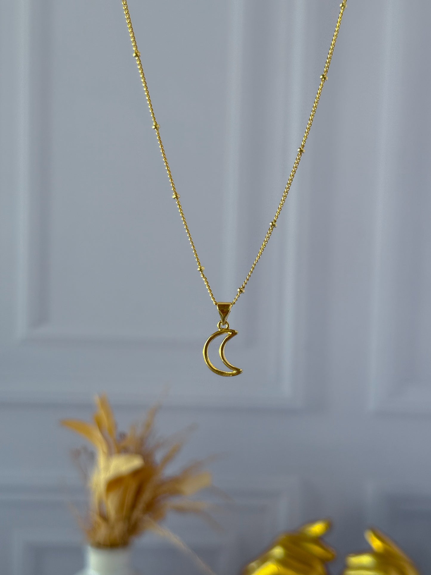 Cadena lunita sencilla