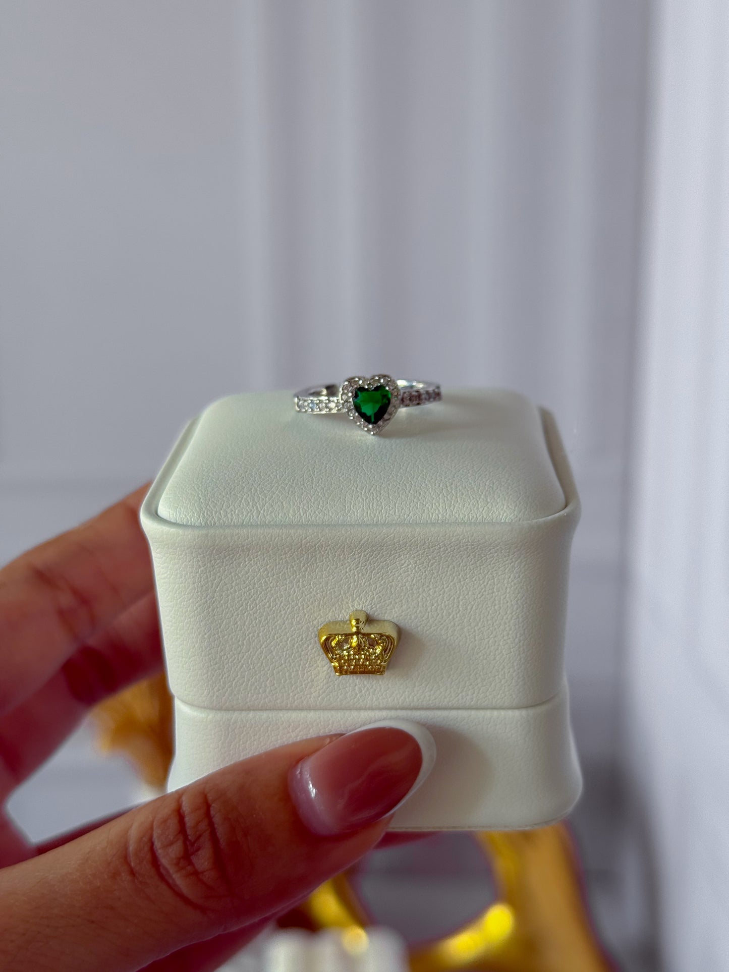 Anillo plateado corazón