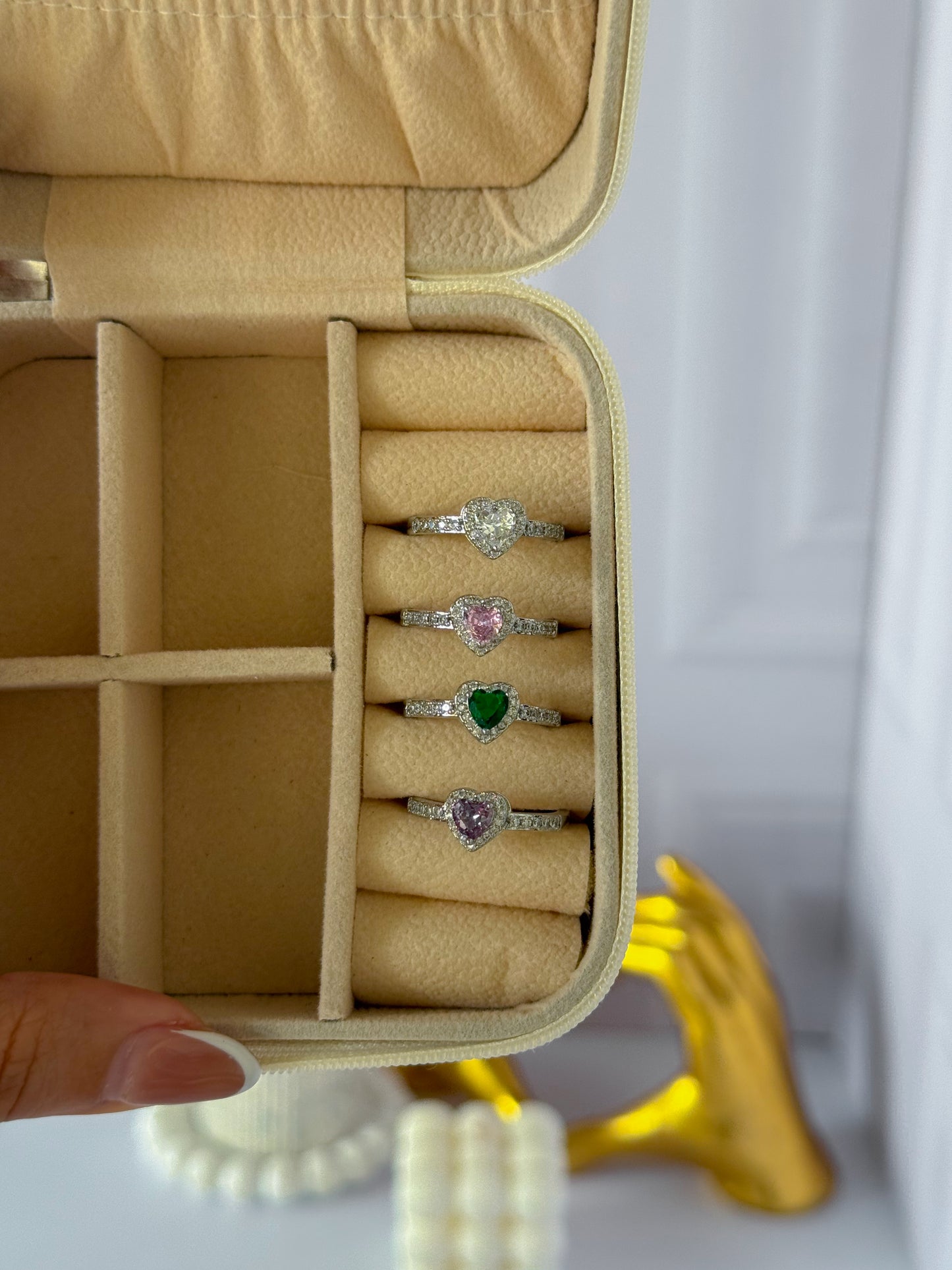 Anillo plateado corazón